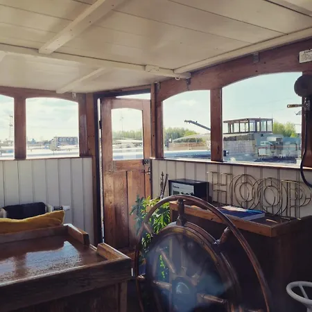 Charmante Kapiteinshut Op Historisch Schip De Hoop Bed & Breakfast Amsterdam