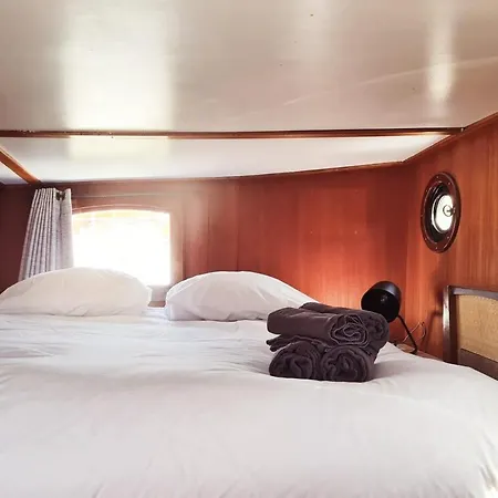 Bed & Breakfast Charmante Kapiteinshut Op Historisch Schip De Hoop