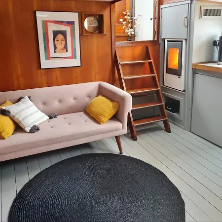 Charmante Kapiteinshut Op Historisch Schip De Hoop Bed & Breakfast *