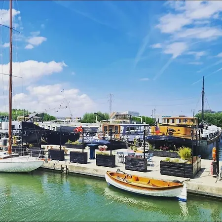 Charmante Kapiteinshut Op Historisch Schip De Hoop Bed & Breakfast Amsterdam