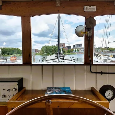Charmante Kapiteinshut Op Historisch Schip De Hoop 4*